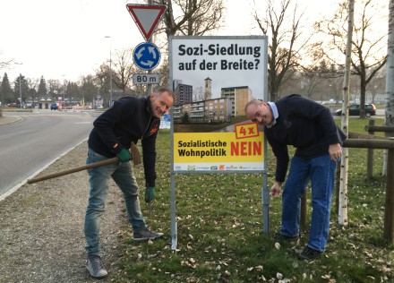 PlakatierenSozi SiedlungaufderBreite.